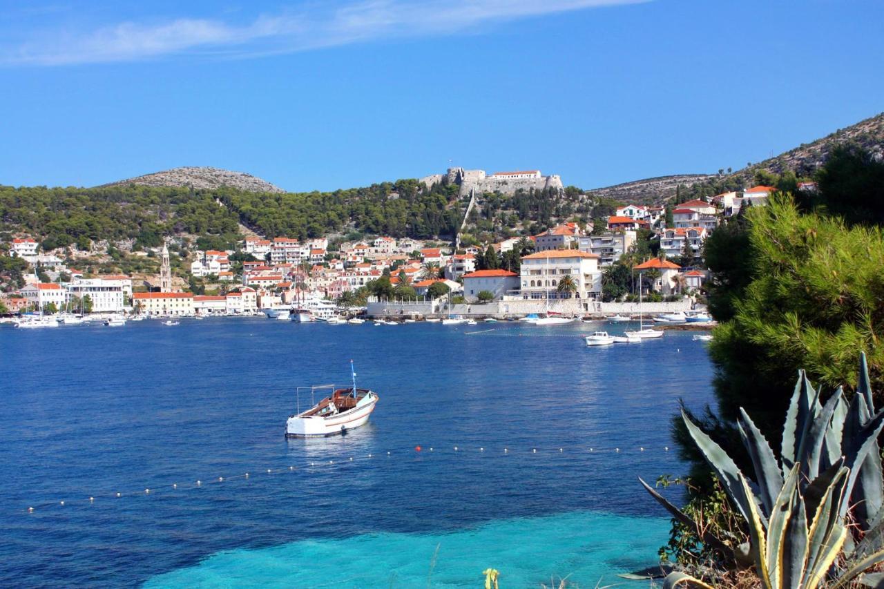 חוואר Apartments And Rooms With Parking Space Hvar - 15378 מראה חיצוני תמונה