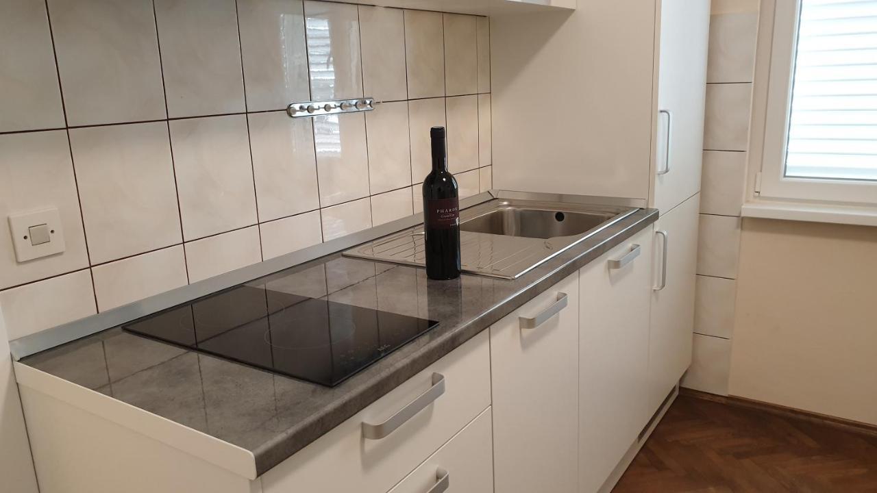 חוואר Apartments And Rooms With Parking Space Hvar - 15378 מראה חיצוני תמונה